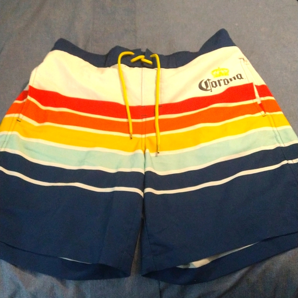 Men's sz Large Corona swim shorts